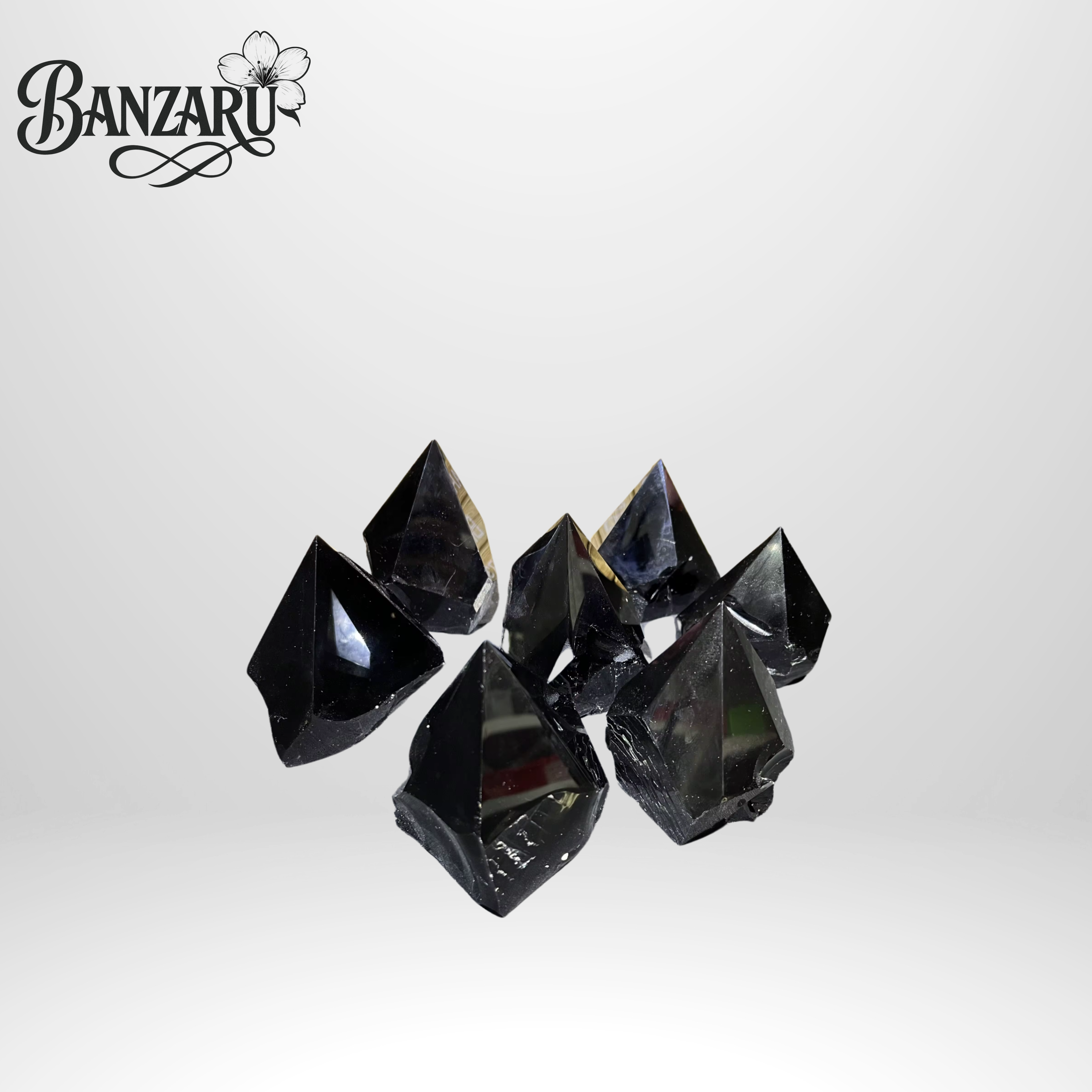 Schwarze Obsidian-Spitze