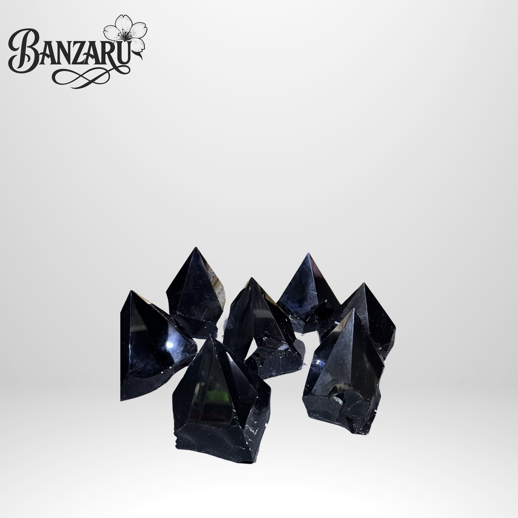 Schwarze Obsidian-Spitze